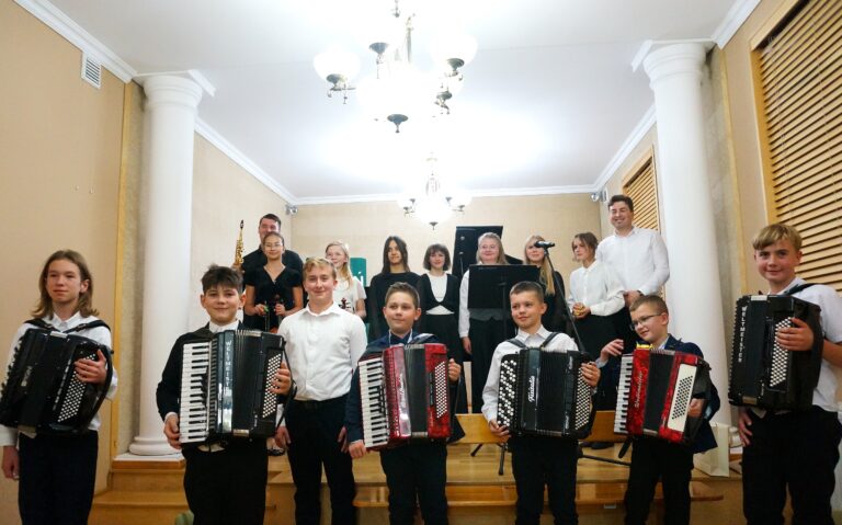 Zdjęcia z koncertu upamiętniającego 85. rocznicę Zbrodni Katyńskiej