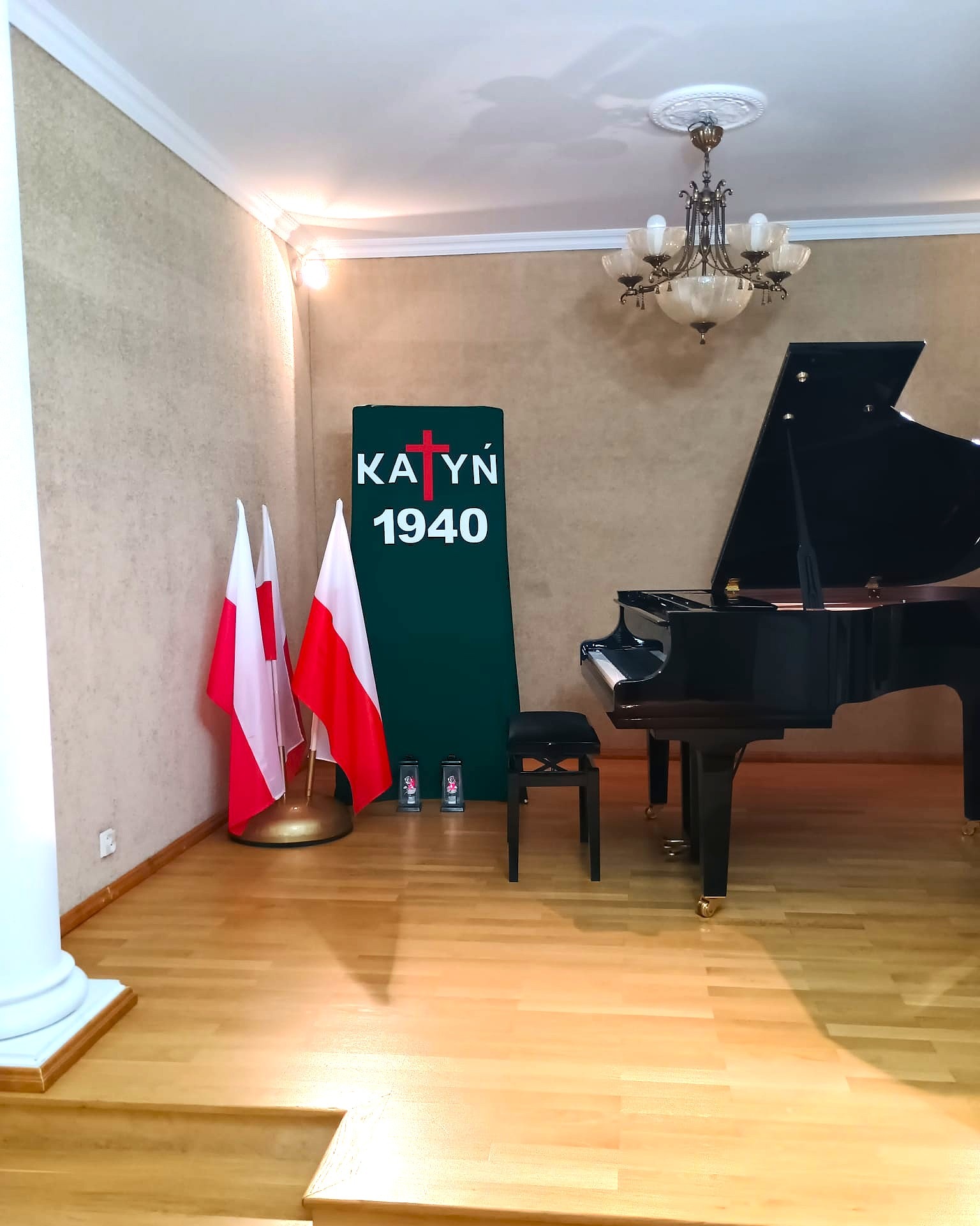 Zdjęcia z koncertu upamiętniającego 85. rocznicę Zbrodni Katyńskiej