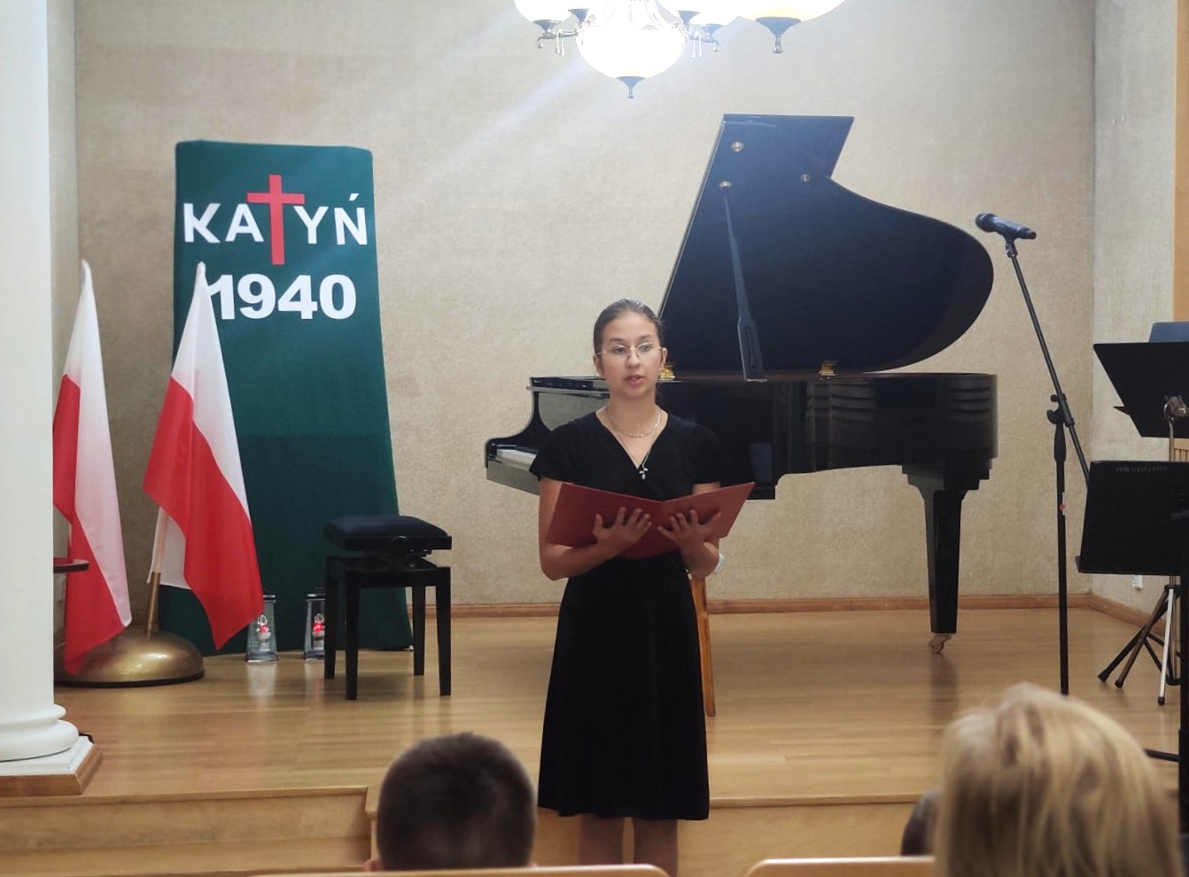 Zdjęcia z koncertu upamiętniającego 85. rocznicę Zbrodni Katyńskiej